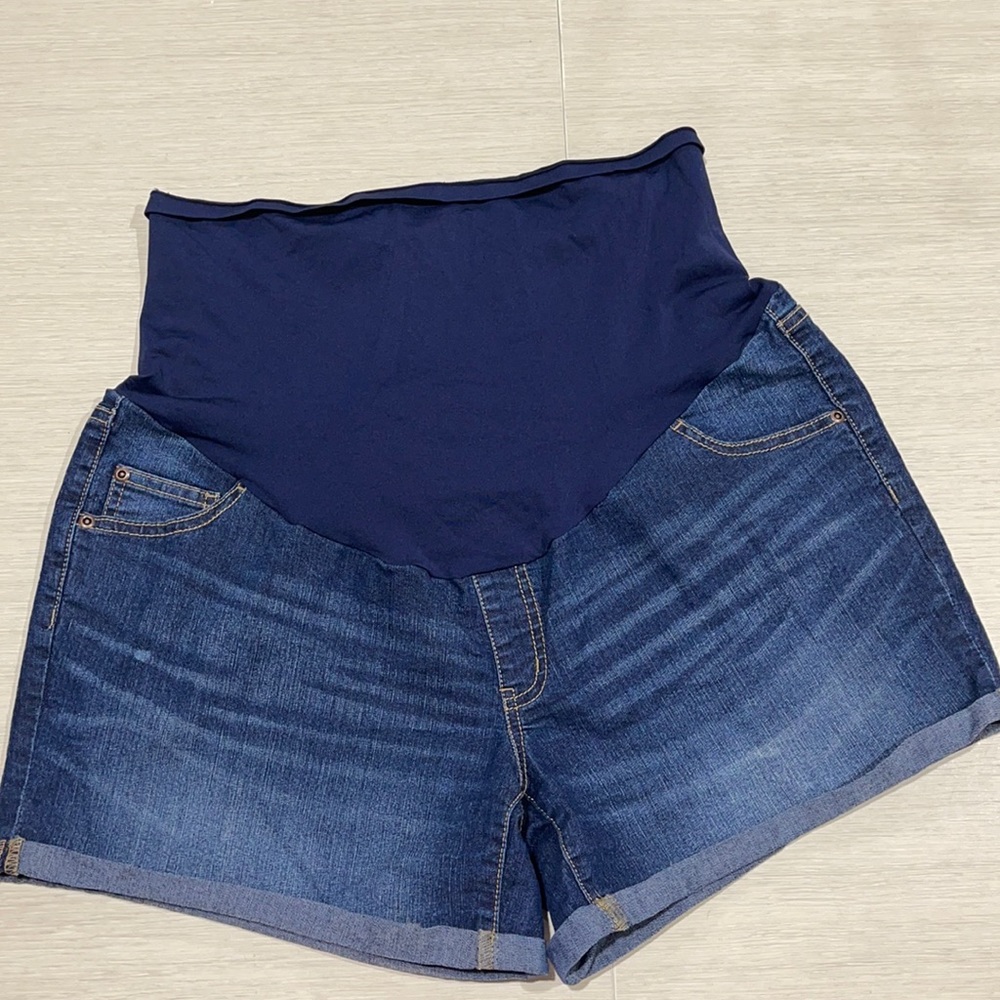 Time and Tru Maternity denim stretch shorts Lg